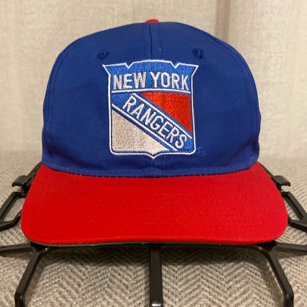 🔥VINTAGE🔥NY Rangers Embroidered NHL SnapBack Hat.